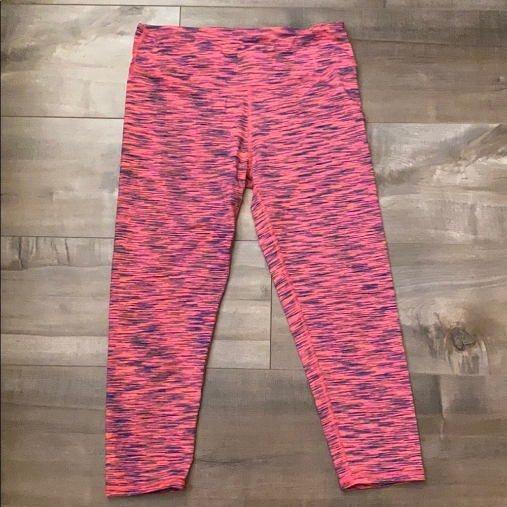 FABLETICS: Cropped Workout Leggings